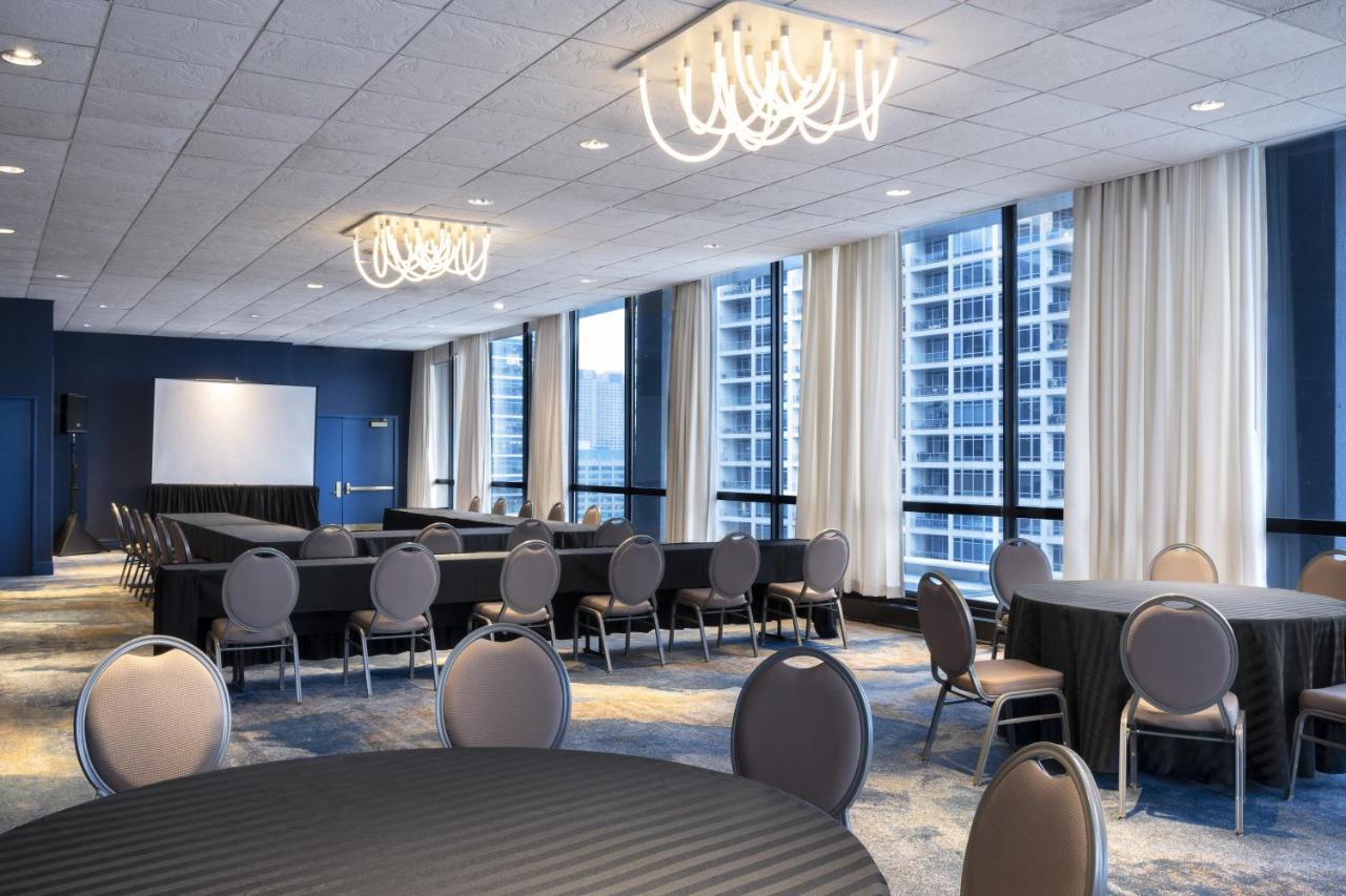 Voco Chicago Downtown - Riverwalk By Ihg Exterior photo