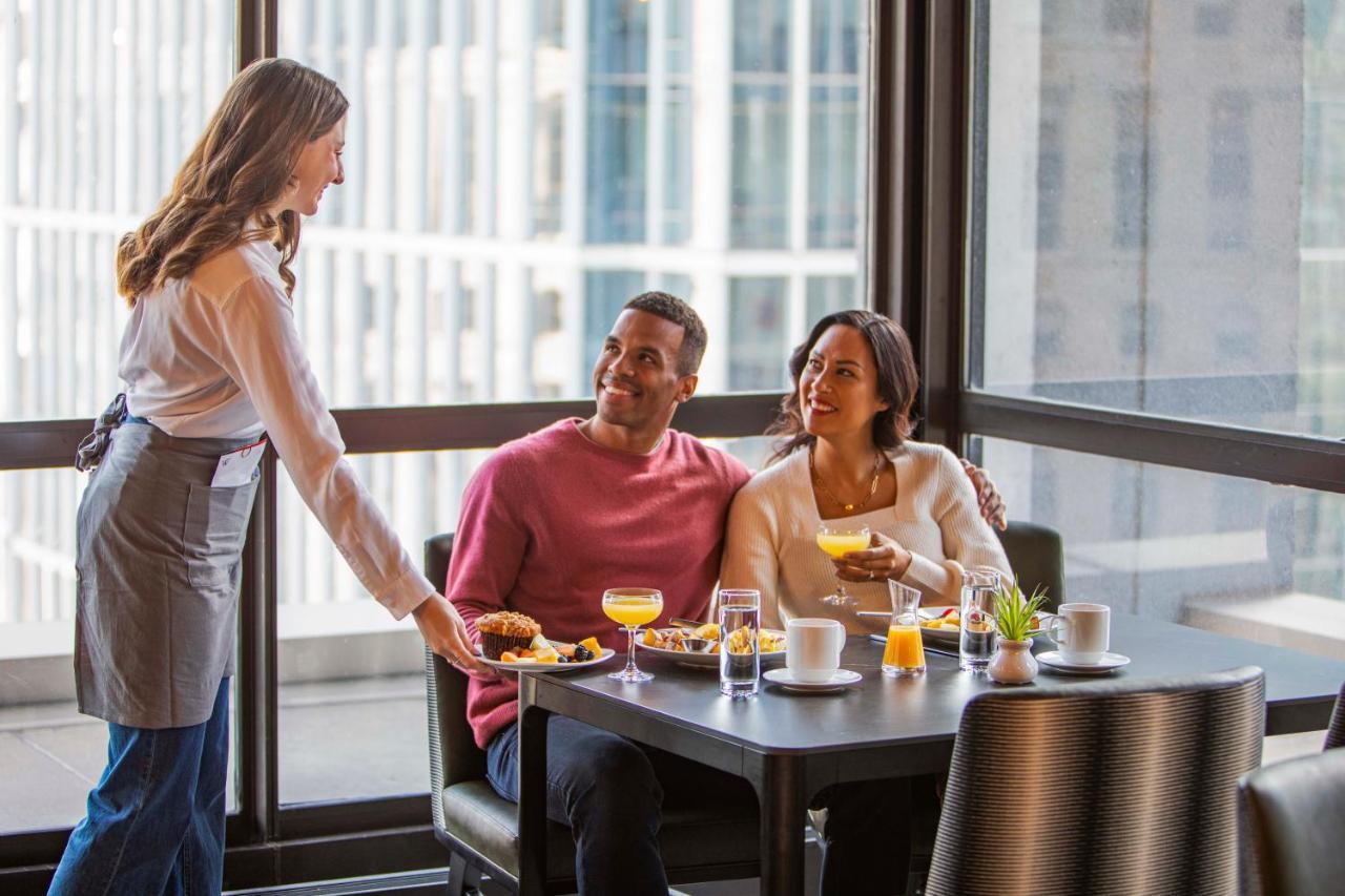 Voco Chicago Downtown - Riverwalk By Ihg Exterior photo