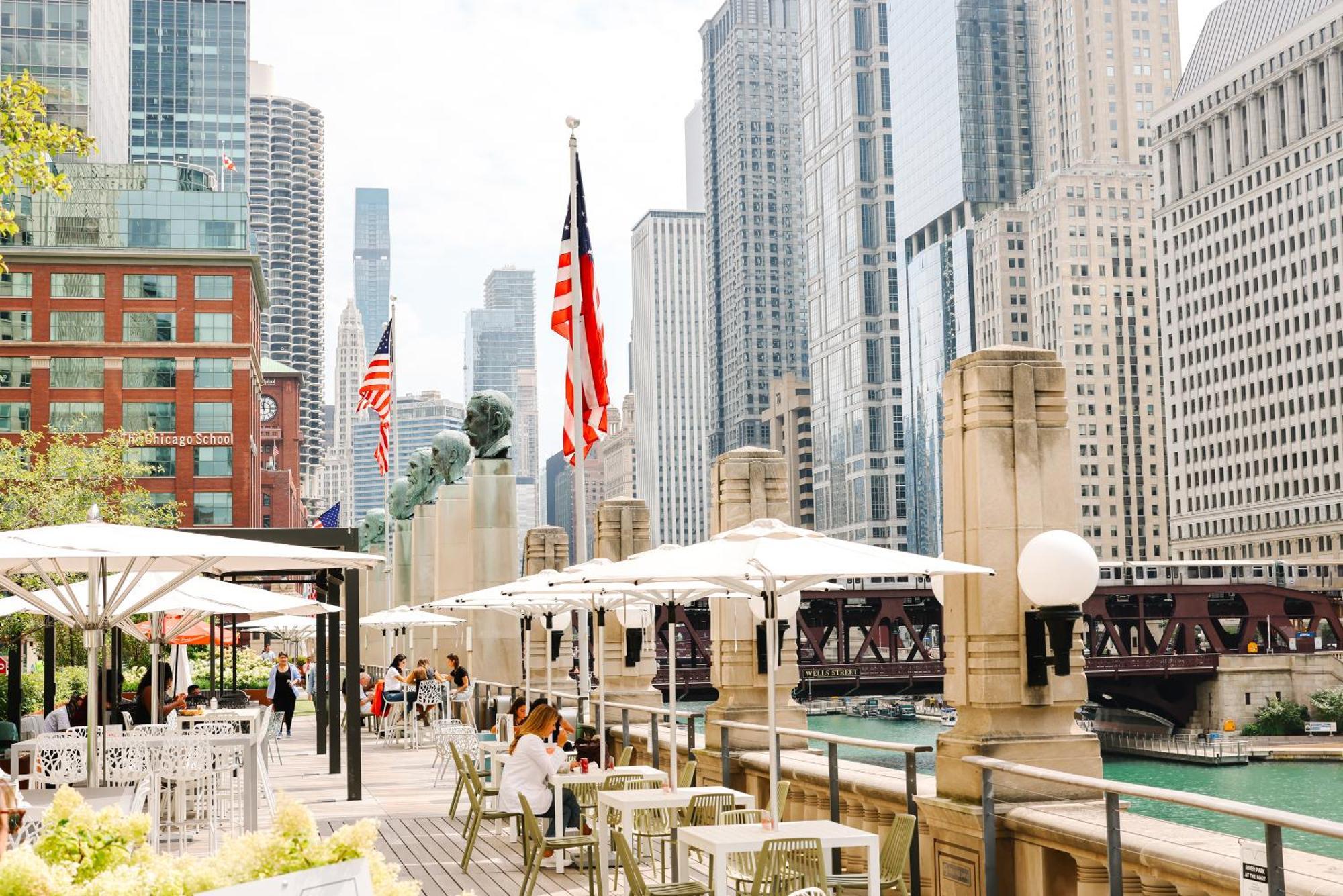 Voco Chicago Downtown - Riverwalk By Ihg Exterior photo