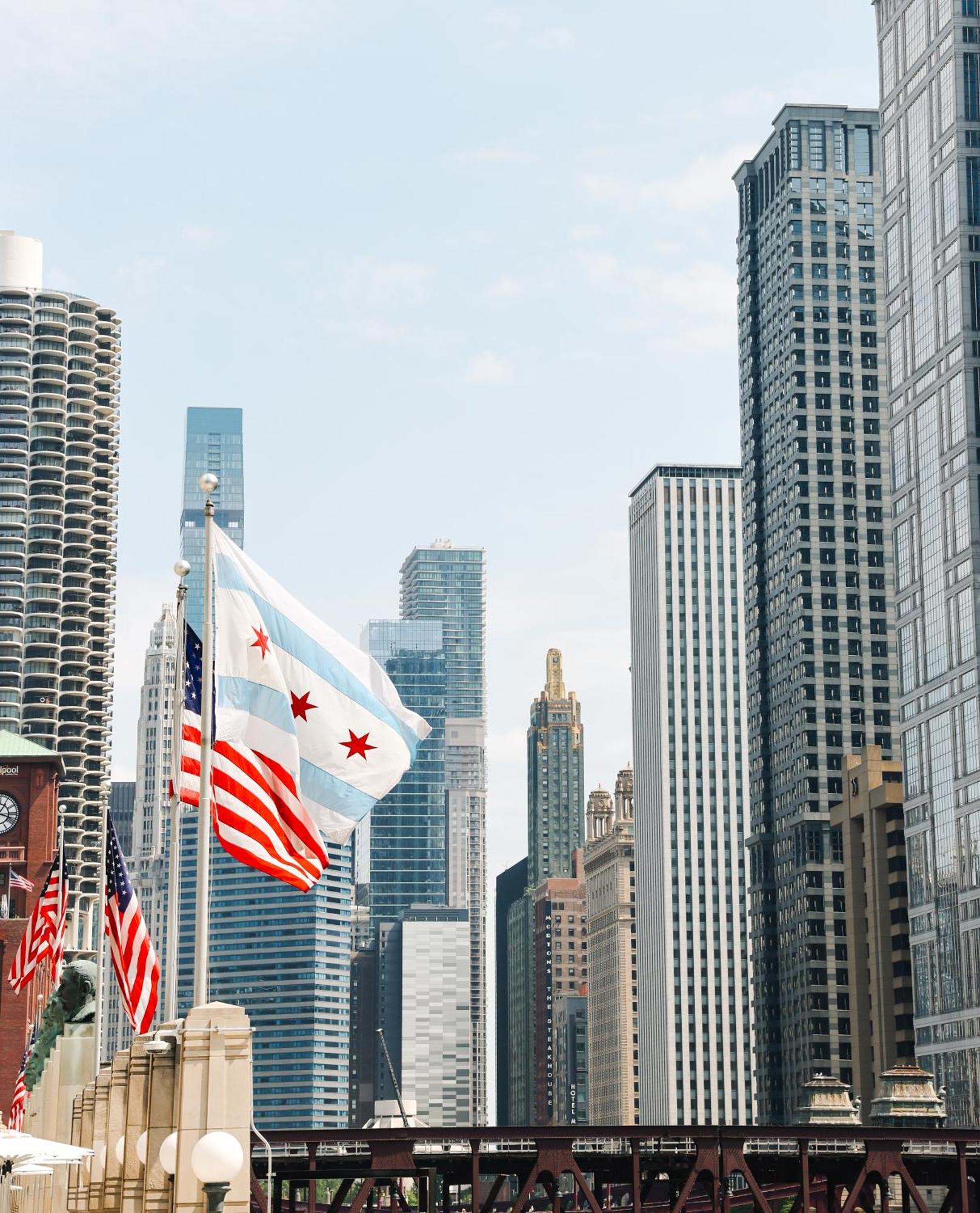 Voco Chicago Downtown - Riverwalk By Ihg Exterior photo